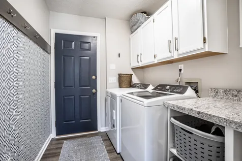 8470 Andorra Drive Fishers IN 46038