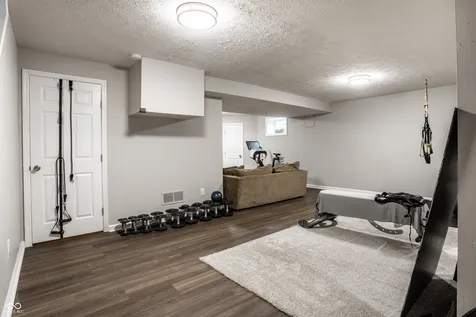 8470 Andorra Drive Fishers IN 46038