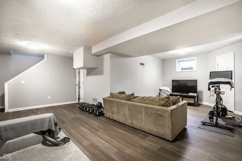 8470 Andorra Drive Fishers IN 46038