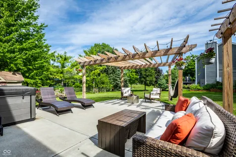 8470 Andorra Drive Fishers IN 46038