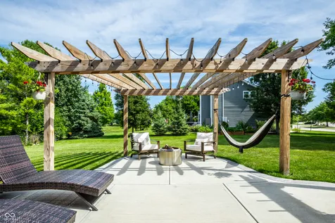 8470 Andorra Drive Fishers IN 46038