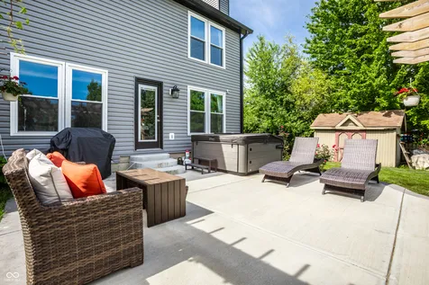 8470 Andorra Drive Fishers IN 46038