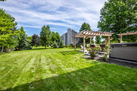 8470 Andorra Drive Fishers IN 46038