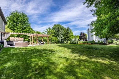 8470 Andorra Drive Fishers IN 46038