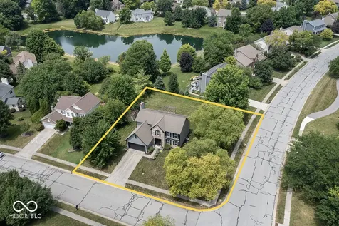 8470 Andorra Drive Fishers IN 46038
