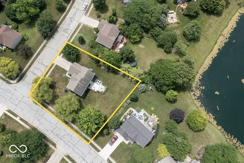 8470 Andorra Drive Fishers IN 46038