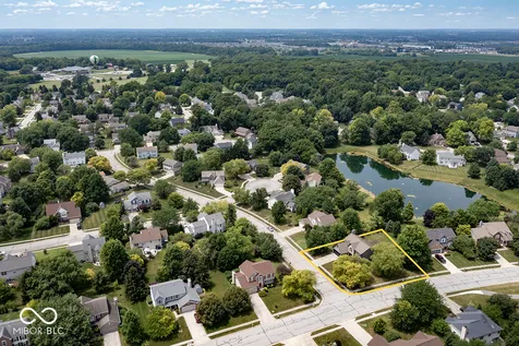 8470 Andorra Drive Fishers IN 46038