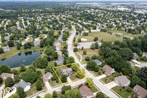8470 Andorra Drive Fishers IN 46038