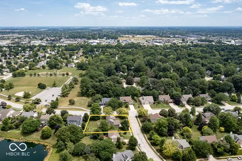 8470 Andorra Drive Fishers IN 46038