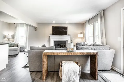 8470 Andorra Drive Fishers IN 46038