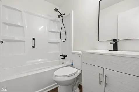221 Fisher Court Indianapolis IN 46241