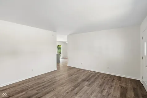 221 Fisher Court Indianapolis IN 46241