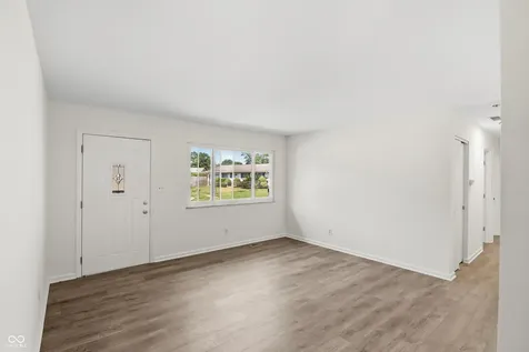 221 Fisher Court Indianapolis IN 46241