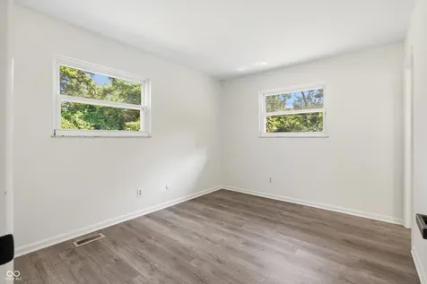 221 Fisher Court Indianapolis IN 46241