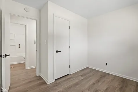221 Fisher Court Indianapolis IN 46241