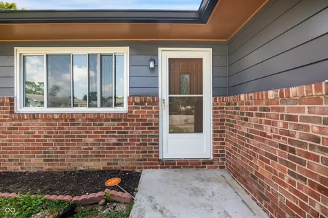 221 Fisher Court Indianapolis IN 46241