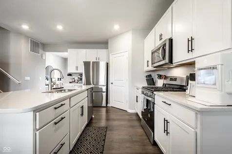 6061 Granby Drive Whitestown IN 46075