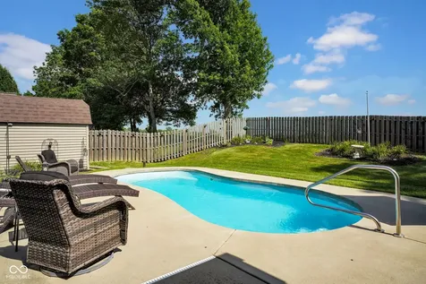 17 Erins Court Whiteland IN 46184