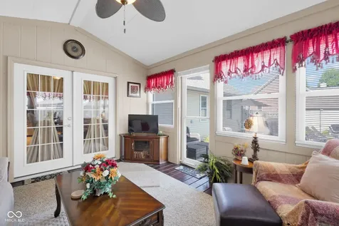 17 Erins Court Whiteland IN 46184