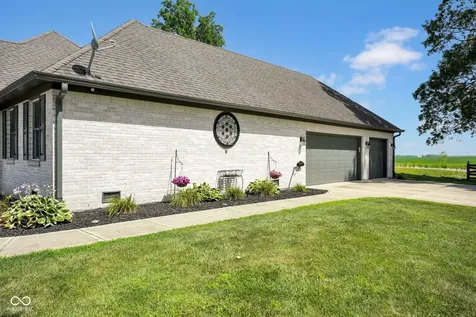 17 Erins Court Whiteland IN 46184
