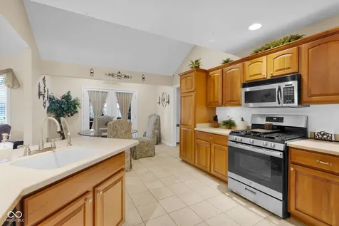 17 Erins Court Whiteland IN 46184
