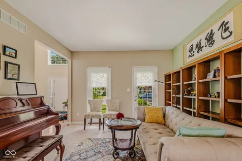 2448 Wyndham Place S Columbus IN 47203
