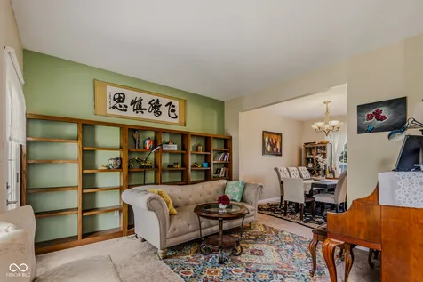 2448 Wyndham Place S Columbus IN 47203