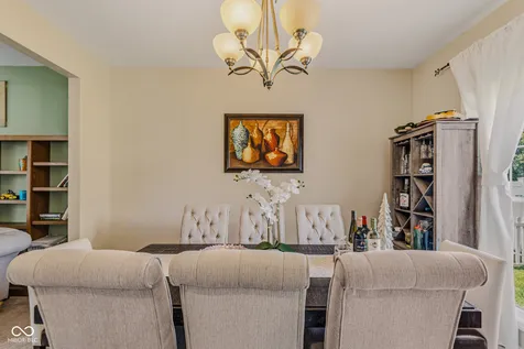 2448 Wyndham Place S Columbus IN 47203