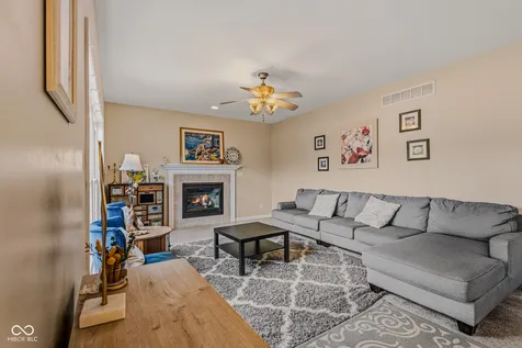2448 Wyndham Place S Columbus IN 47203