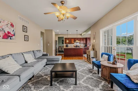 2448 Wyndham Place S Columbus IN 47203