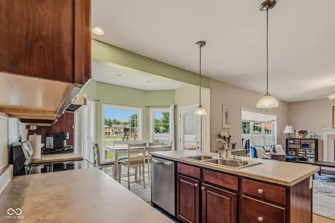 2448 Wyndham Place S Columbus IN 47203