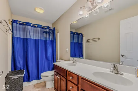 2448 Wyndham Place S Columbus IN 47203