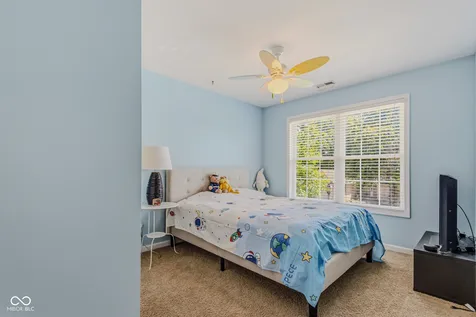 2448 Wyndham Place S Columbus IN 47203