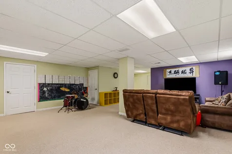 2448 Wyndham Place S Columbus IN 47203