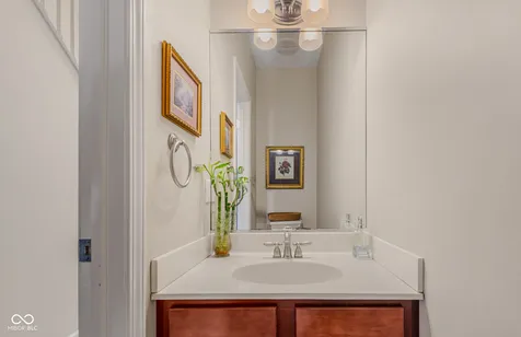 2448 Wyndham Place S Columbus IN 47203
