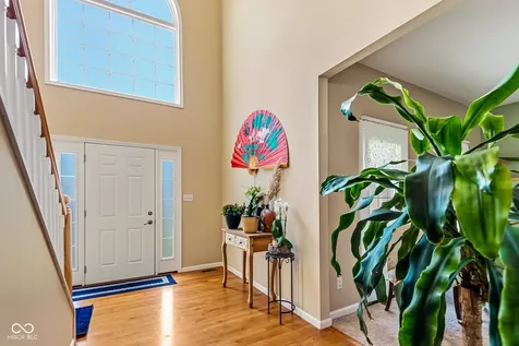 2448 Wyndham Place S Columbus IN 47203