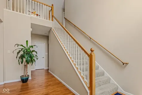 2448 Wyndham Place S Columbus IN 47203