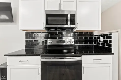 5305 E 19th Place Indianapolis IN 46218