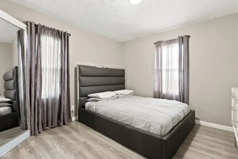 5305 E 19th Place Indianapolis IN 46218