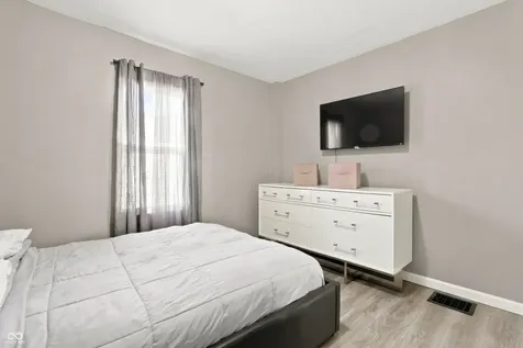 5305 E 19th Place Indianapolis IN 46218