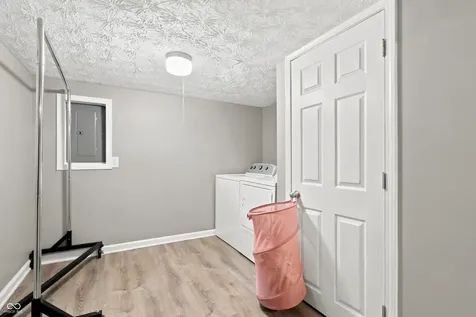 5305 E 19th Place Indianapolis IN 46218