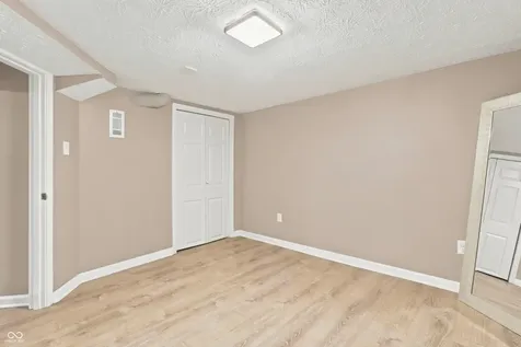 5305 E 19th Place Indianapolis IN 46218