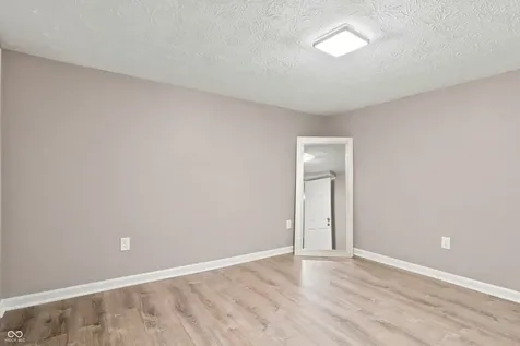 5305 E 19th Place Indianapolis IN 46218