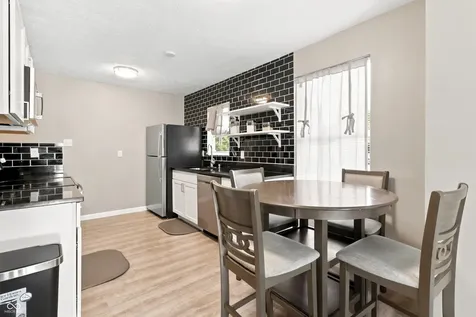 5305 E 19th Place Indianapolis IN 46218