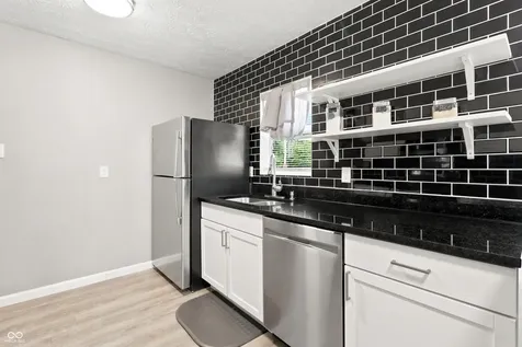 5305 E 19th Place Indianapolis IN 46218