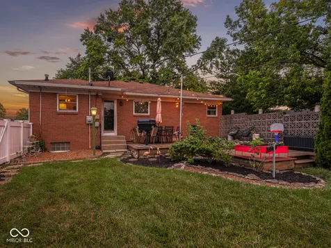 315 N Pasadena Street Indianapolis IN 46219
