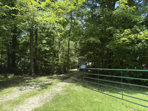 9713 E Birch Road Bloomfield IN 47424