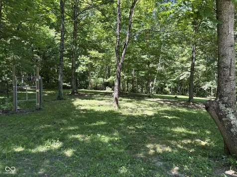 9713 E Birch Road Bloomfield IN 47424