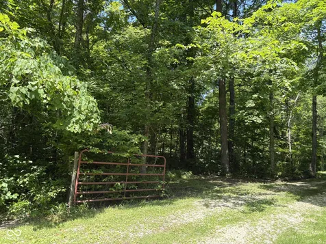 9713 E Birch Road Bloomfield IN 47424