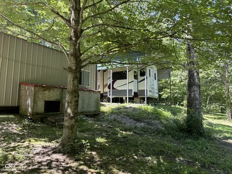 9713 E Birch Road Bloomfield IN 47424